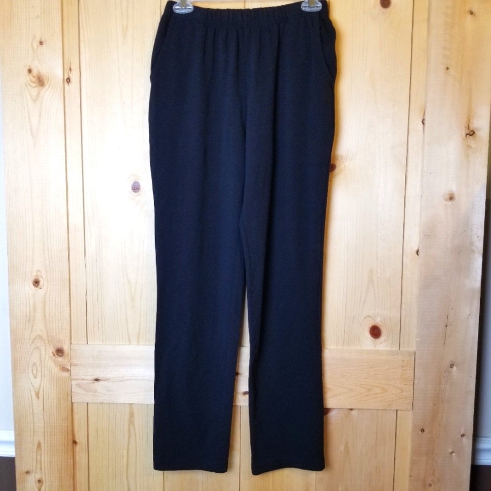 L.L. Bean Black Perfect Fit Original Tapered-Leg Pocketed Elastic Waist Pants